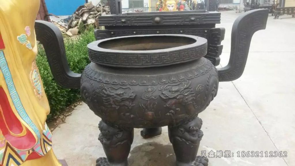 三足圆形香炉园林铜雕