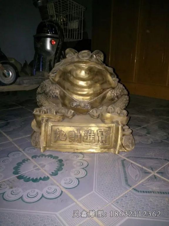 神兽金蟾户外景观铜雕