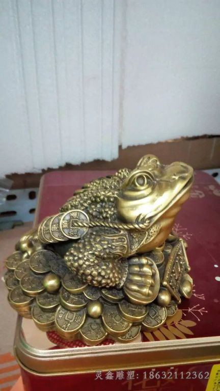 招财金蟾小区景观铜雕