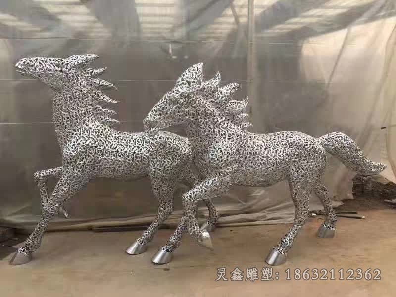 不锈钢镂空奔马广场雕塑