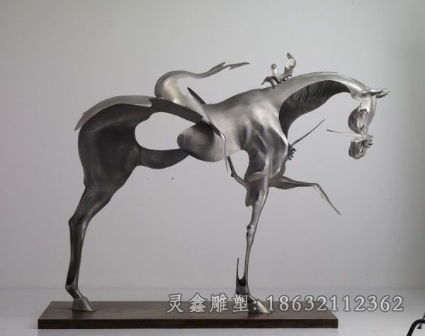 不锈钢抽象马广场雕塑