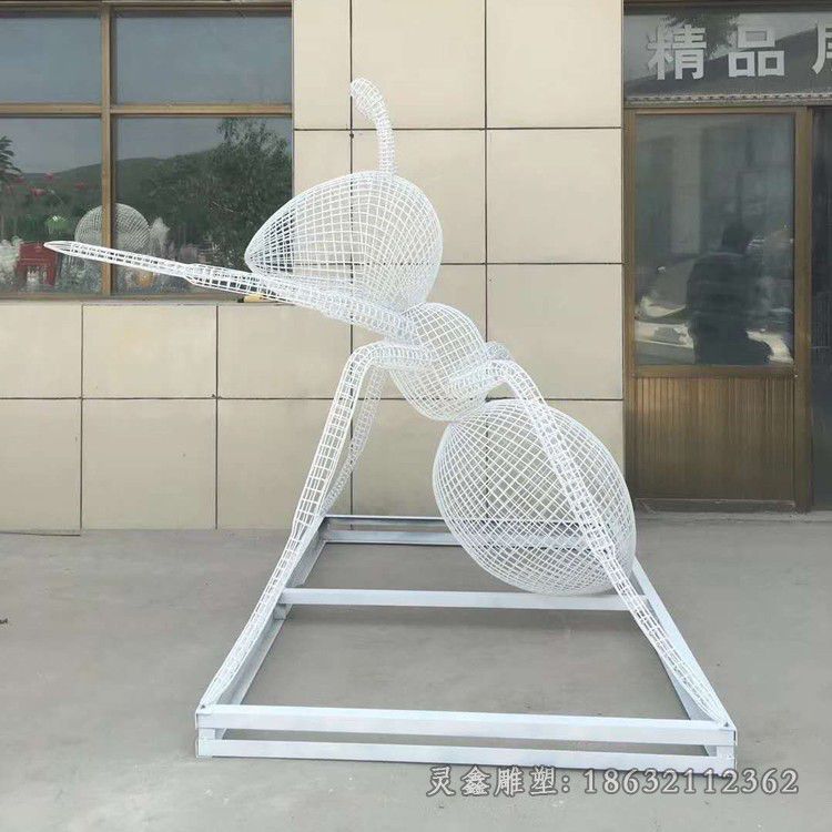 不锈钢白色蚂蚁别墅雕塑