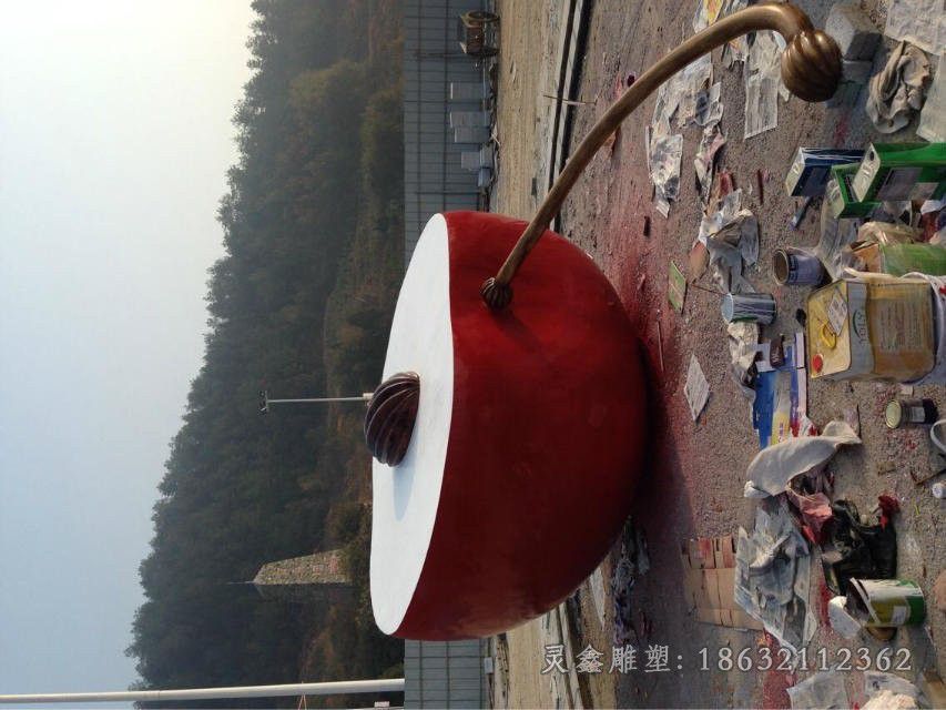 不锈钢红色苹果城市雕塑
