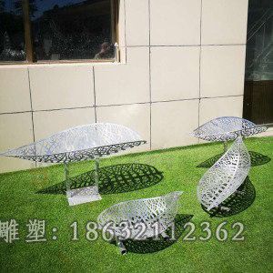 不锈钢镂空树叶景区雕塑