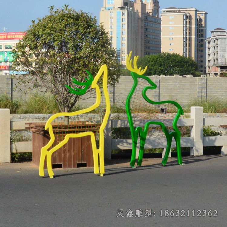 不锈钢剪影梅花鹿彩绘雕塑