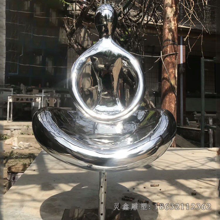 不锈钢镜面抽象座椅雕塑