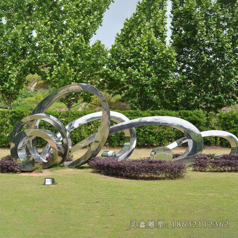 不锈钢镜面花环抽象雕塑