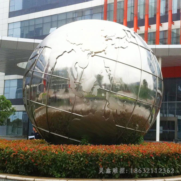 不锈钢镜面球企业景观雕塑