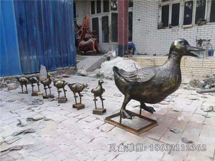 动物鸭子广场景观铜雕