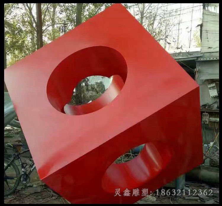 不锈钢空心抽象景观雕塑