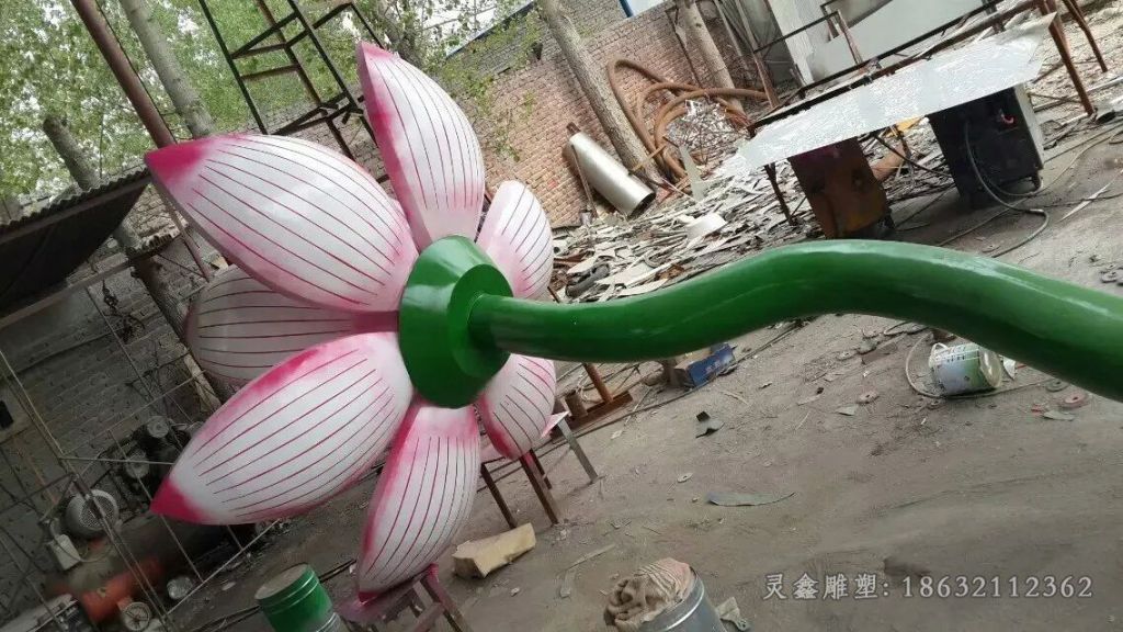 不锈钢彩绘莲花景观雕塑