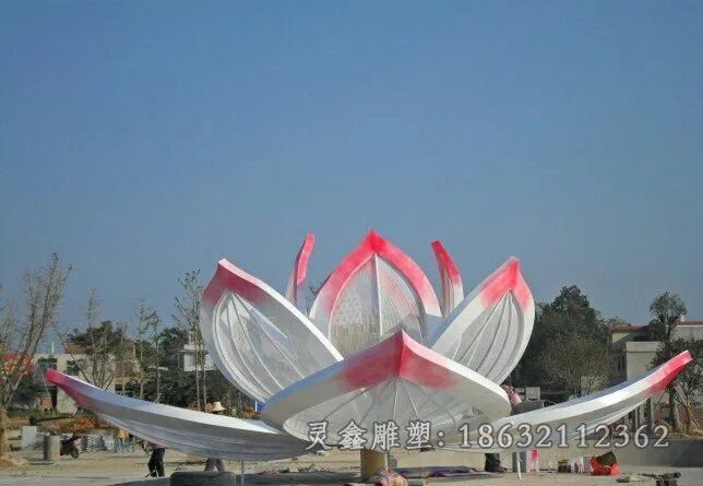 不锈钢彩绘莲花城市雕塑