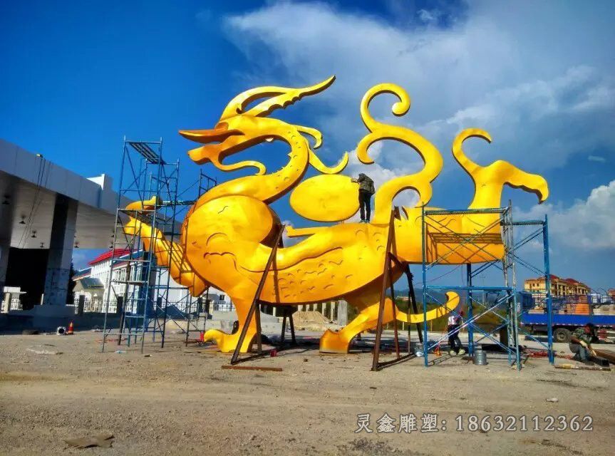 不锈钢金色抽象龙雕塑