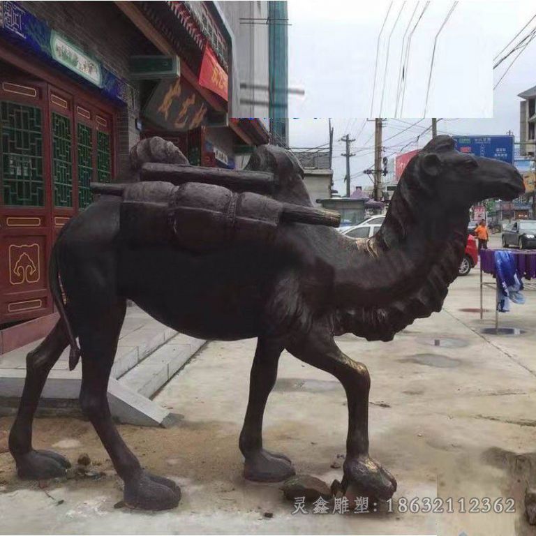 驮行李骆驼校园铜雕