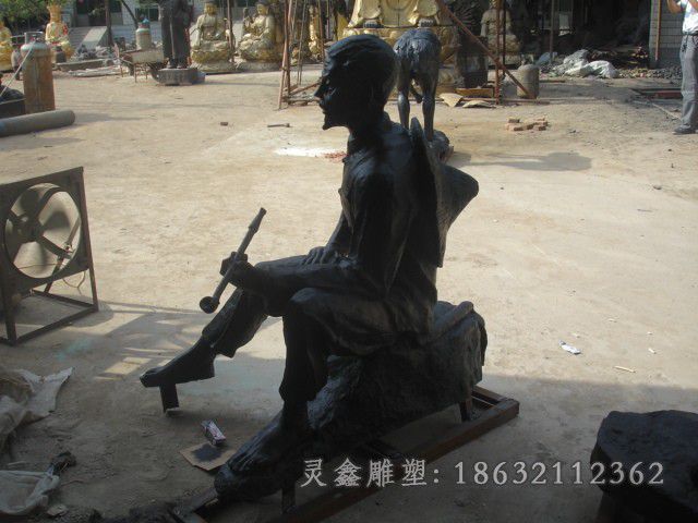 老人吸烟城市人物铜雕