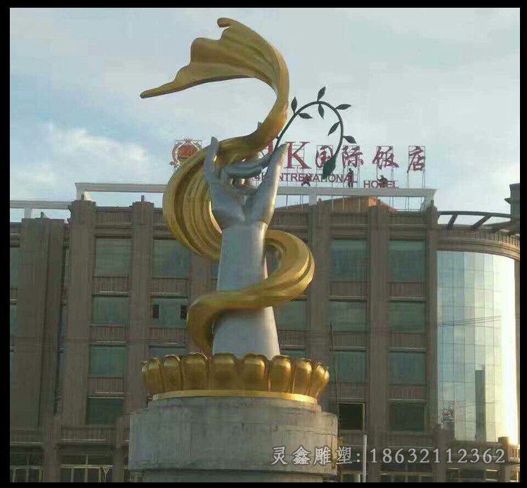 不锈钢金色龙抽象雕塑