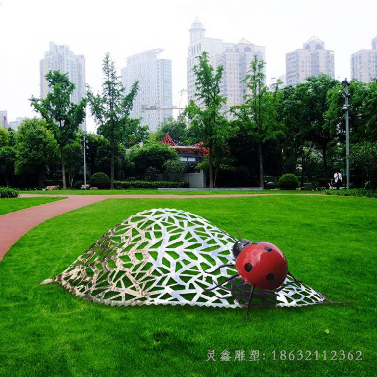 不锈钢七星瓢虫城市雕塑