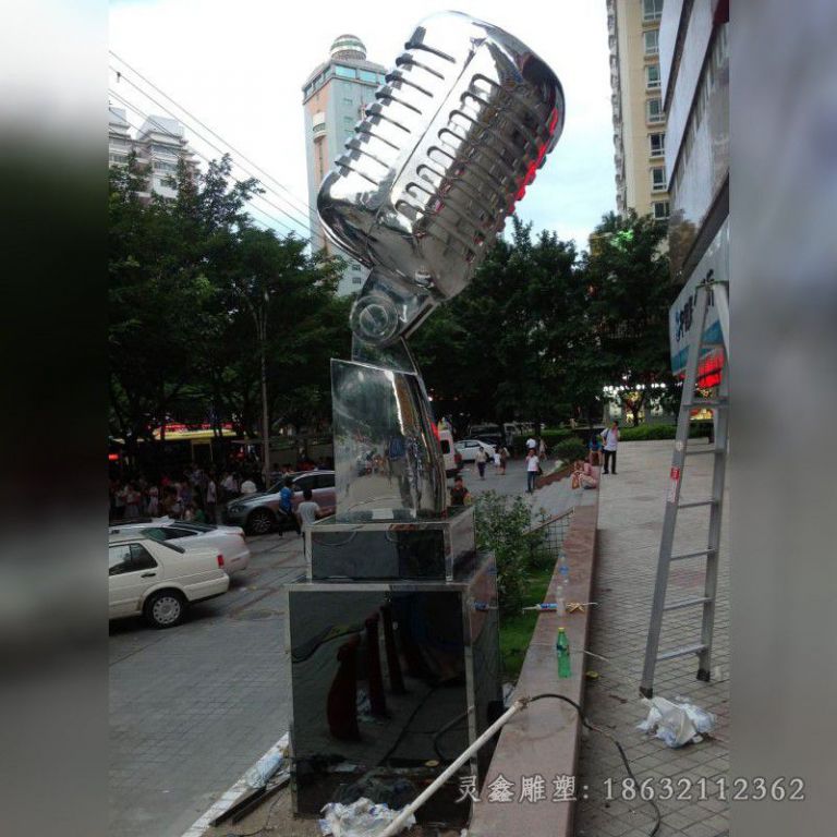 不锈钢麦克风话筒雕塑