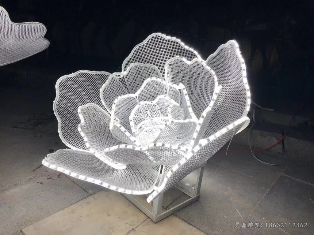 不锈钢发光玫瑰花雕塑
