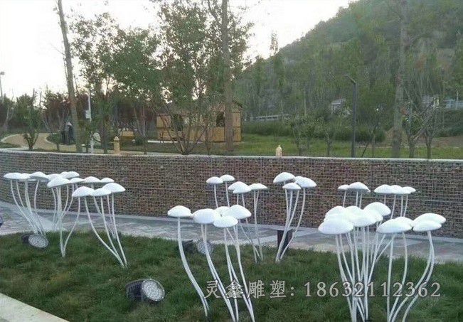 不锈钢白色蘑菇景观雕塑
