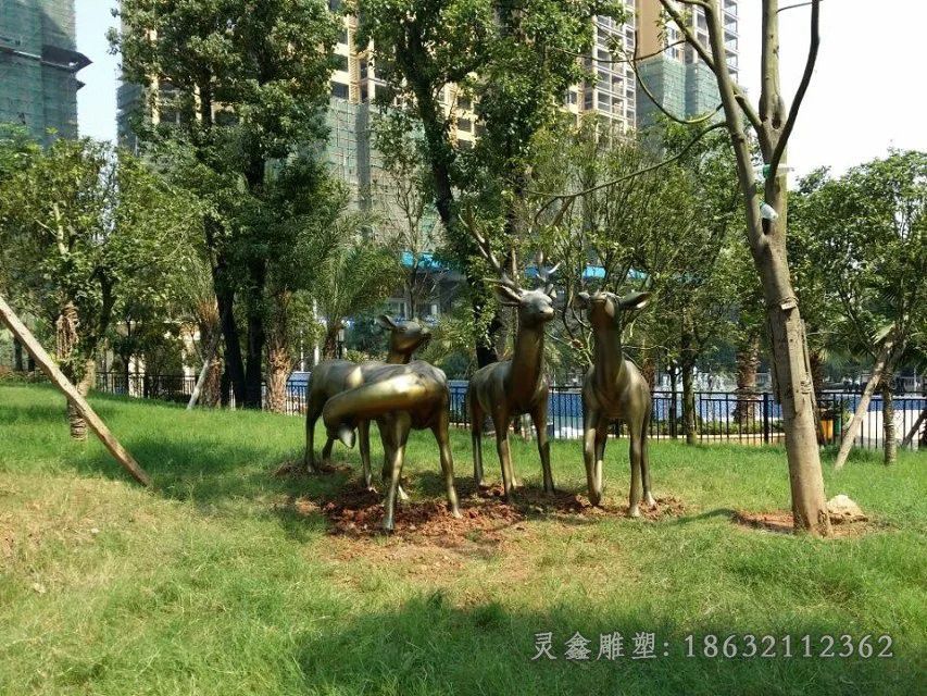 动物梅花鹿小区铜雕