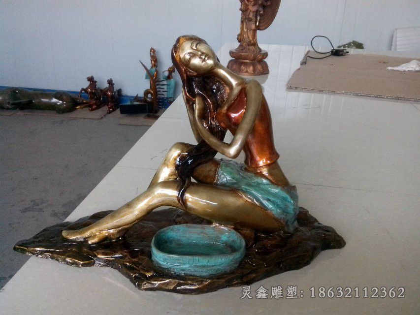 美女洗头人物景观铜雕