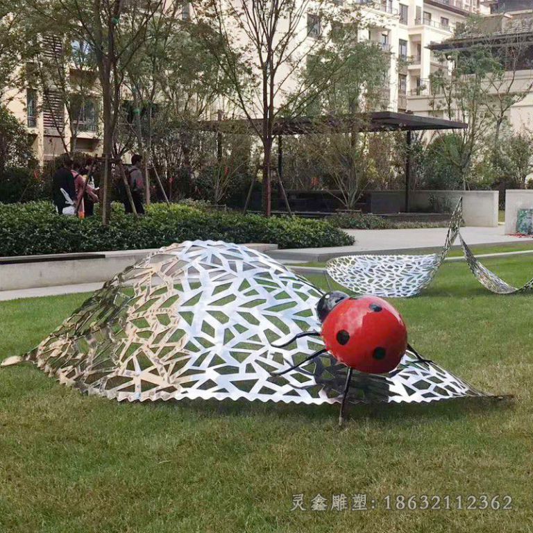 不锈钢七星瓢虫小区雕塑