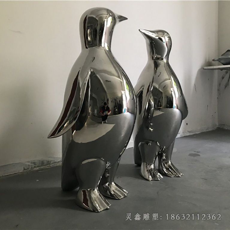 不锈钢镜面企鹅抽象雕塑