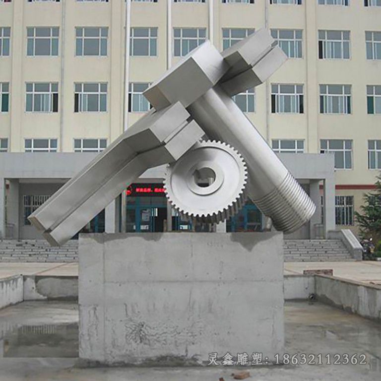 不锈钢镜面齿轮抽象雕塑