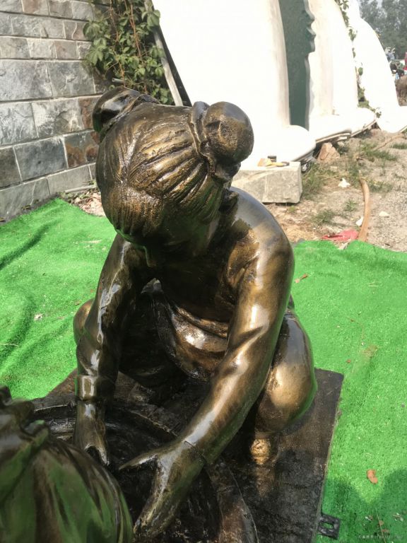 洗脚孝文化城市铜雕