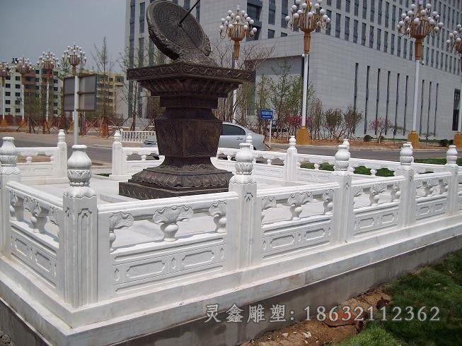 日晷抽象景观铜雕