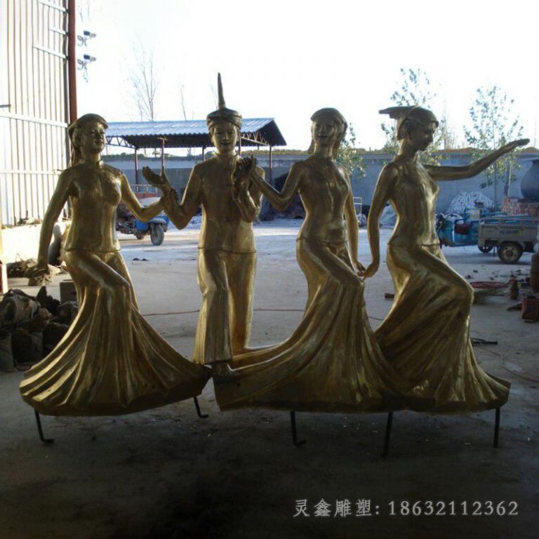 少数民族跳舞公园铜雕