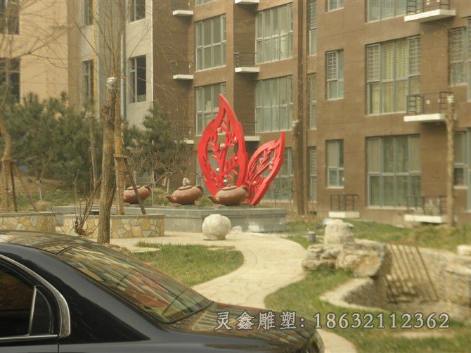 镂空树叶不锈钢街边雕塑