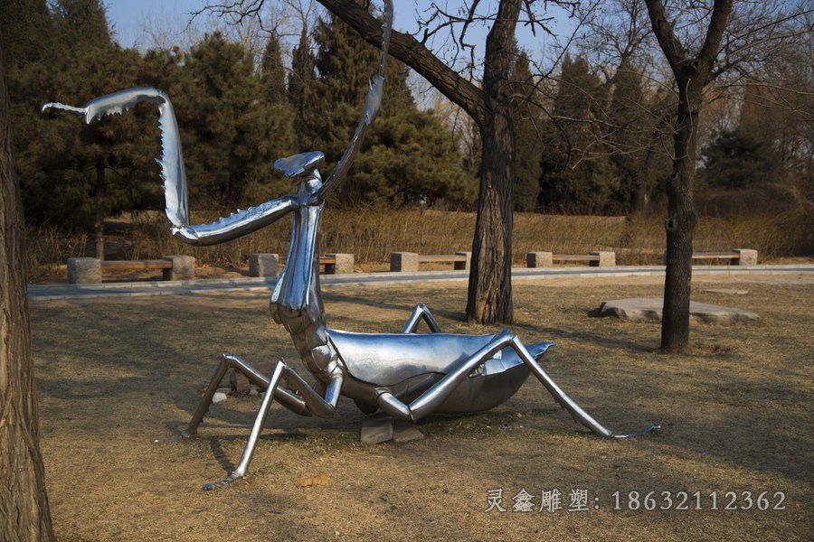 不锈钢螳螂别墅景观雕塑