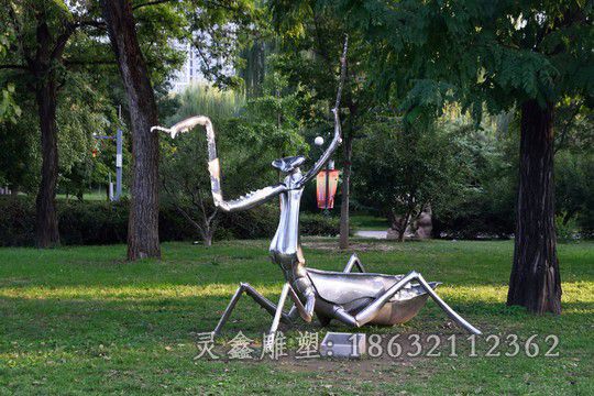 不锈钢螳螂商场景观雕塑