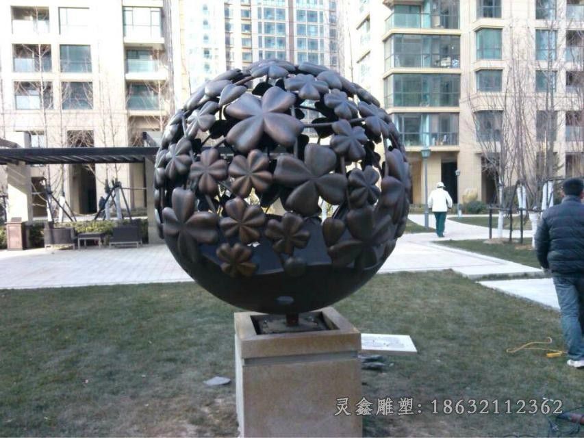 抽象镂空球校园景观铜雕