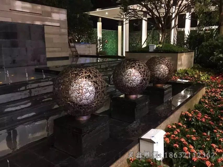 双层镂空球景观铜雕