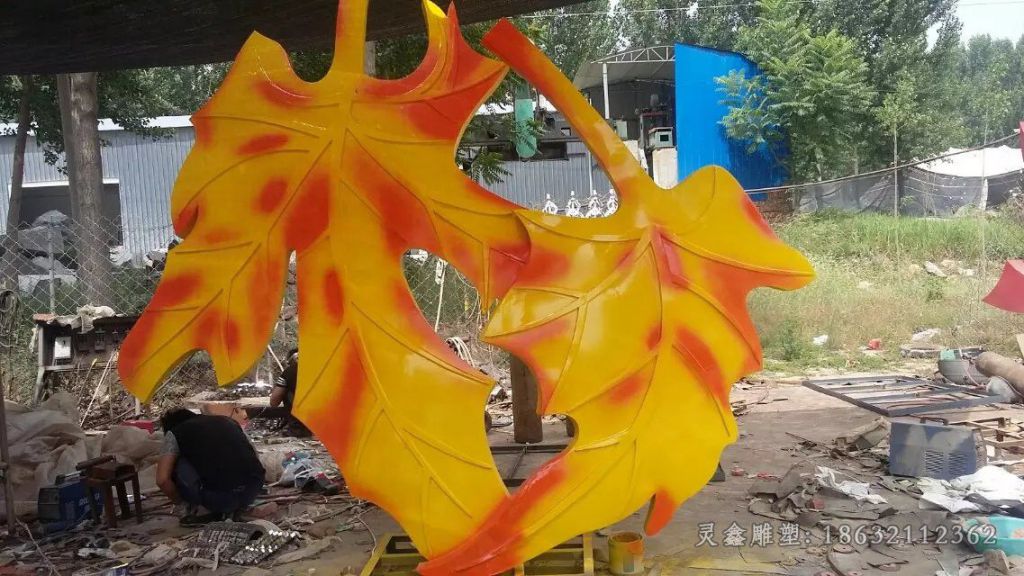 不锈钢彩绘树叶广场雕塑