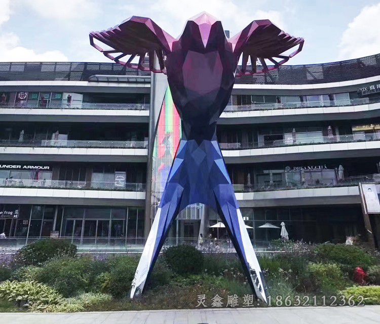 不锈钢彩绘小鸟景观雕塑