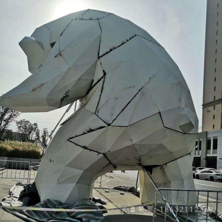 不锈钢几何熊标志雕塑