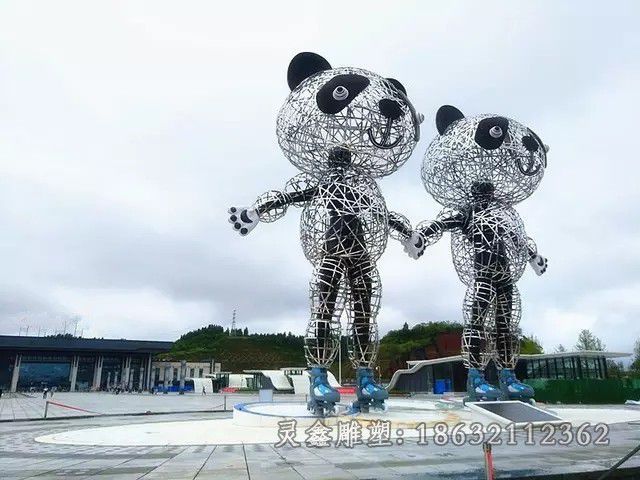 不锈钢熊猫标志景观雕塑
