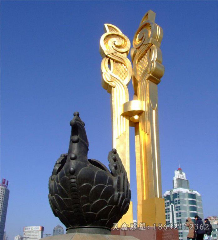不锈钢钥匙彩绘景观雕塑