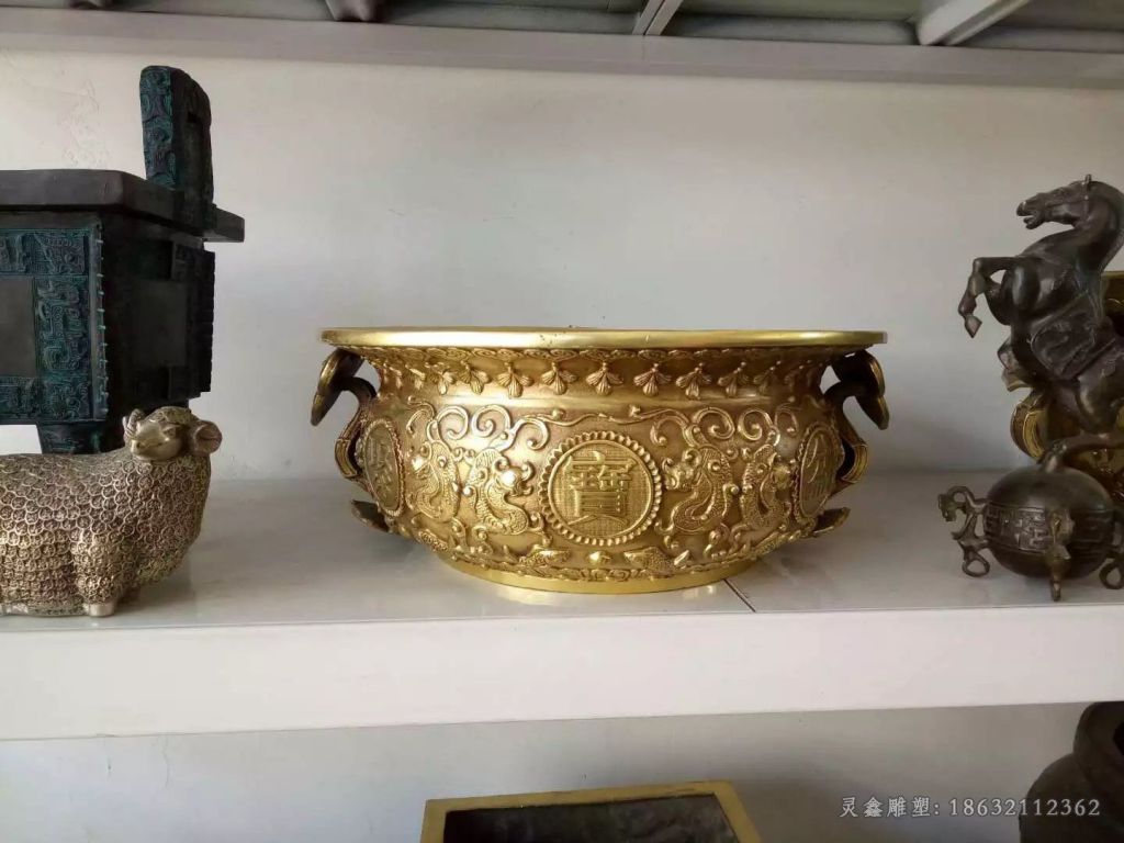 聚宝盆街边景观铜雕