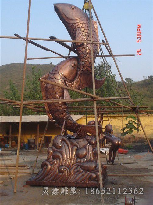 动物鱼嬉戏景观铜雕