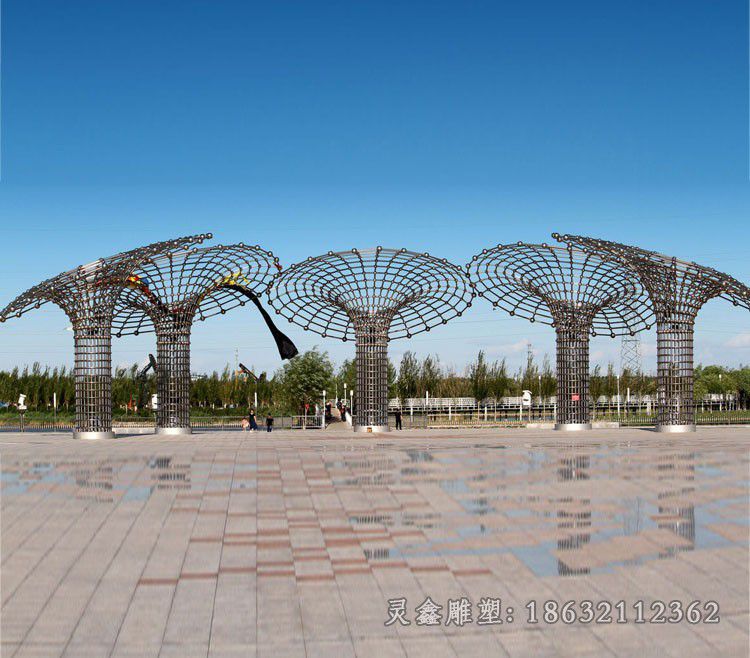 不锈钢镂空椰子树景观雕塑