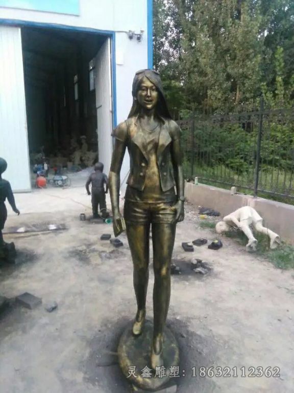 现代美女人物景观铜雕