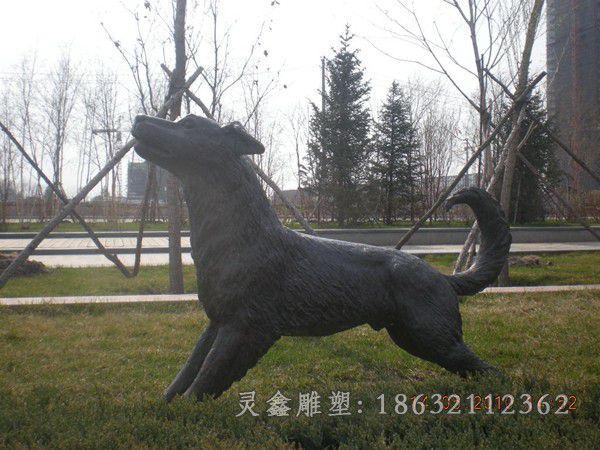 抬头小狗动物景观铜雕