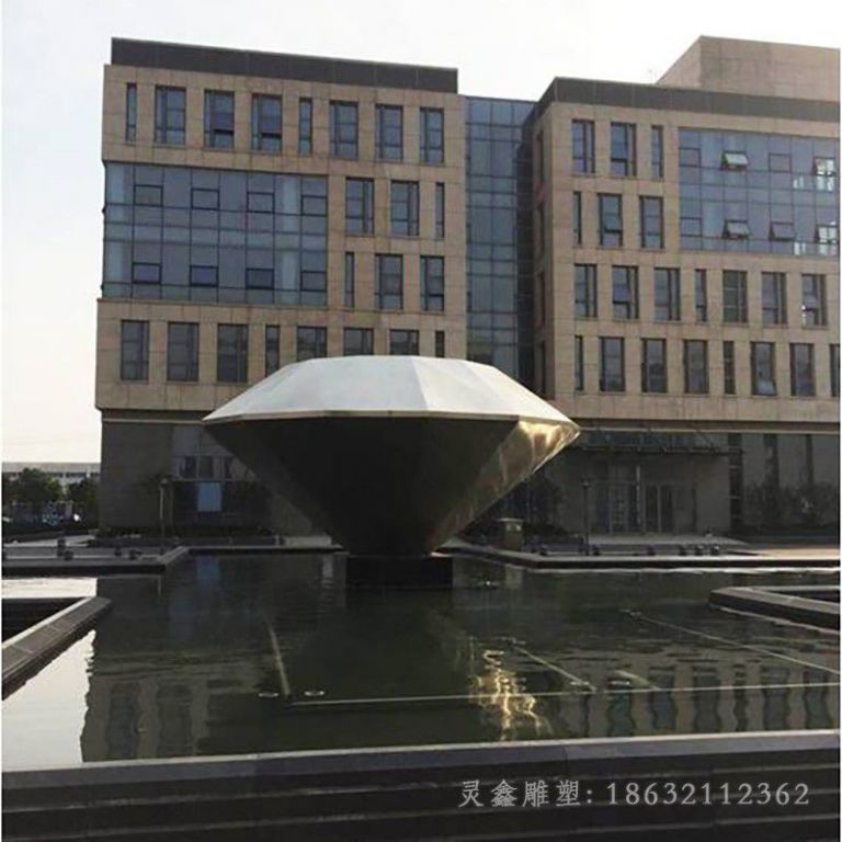 不锈钢钻石抽象景观雕塑