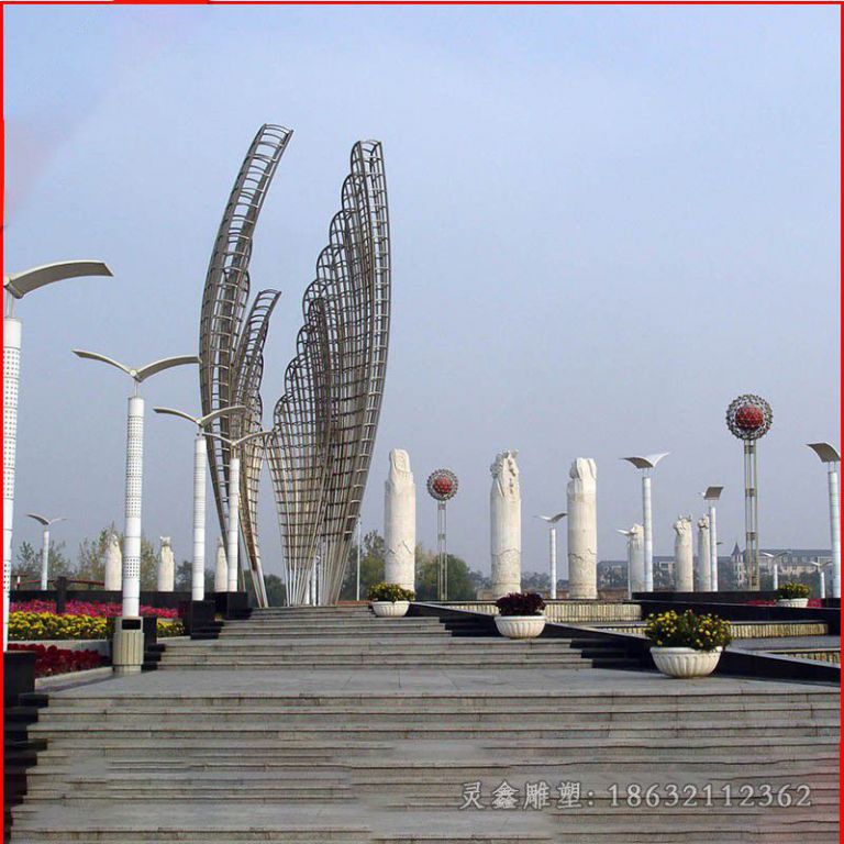 城市不锈钢镂空羽翼雕塑