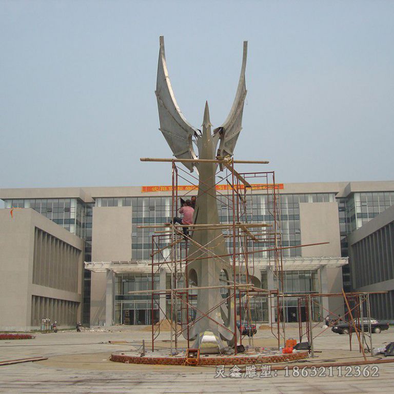 不锈钢镜面抽象景观雕塑